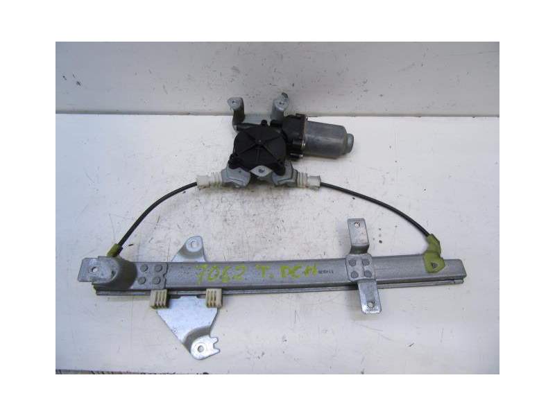 Recambio de elevalunas trasero derecho para nissan almera tino (v10) 1.8 referencia OEM IAM 82700BU010  