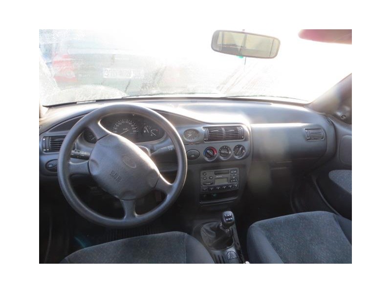 ford escort del año 1996