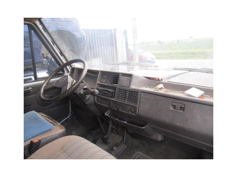 peugeot j5 del año 1990