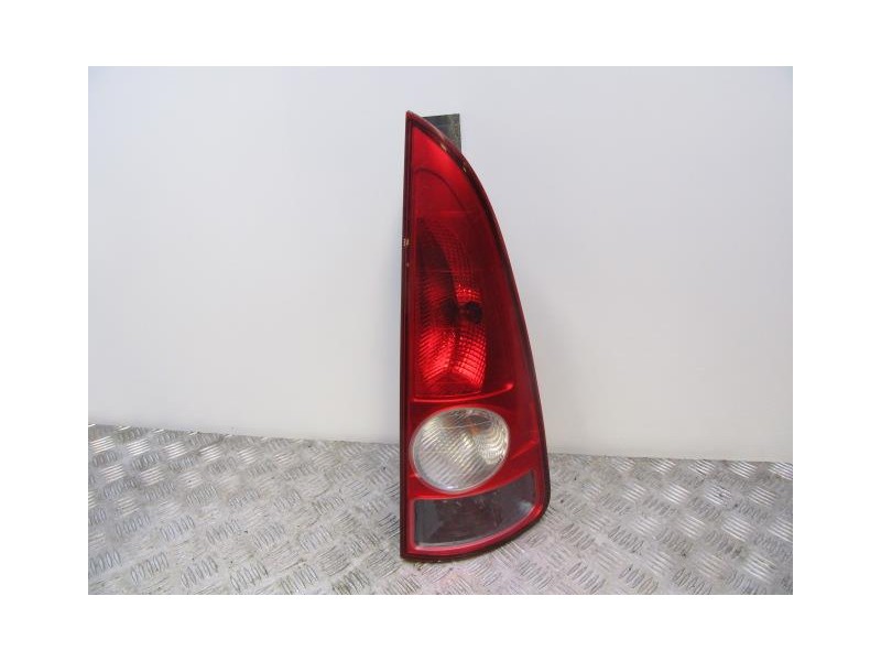 Recambio de piloto trasero dch. : renault espace : 2.5 dci [2003] para renault espace 2.5 dci referencia OEM IAM 8200027152  