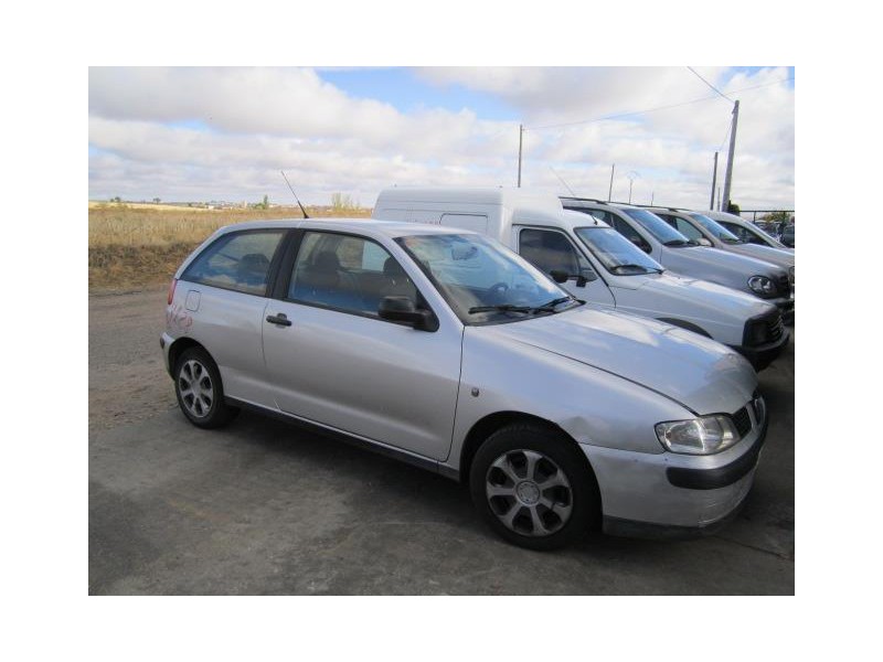 seat ibiza del año 2000