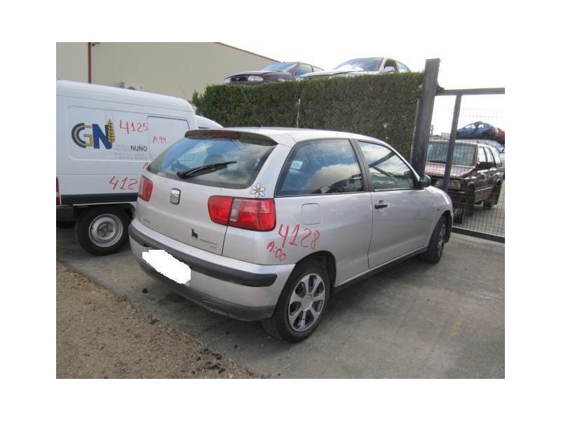 seat ibiza del año 2000