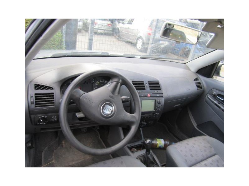 seat ibiza del año 2000