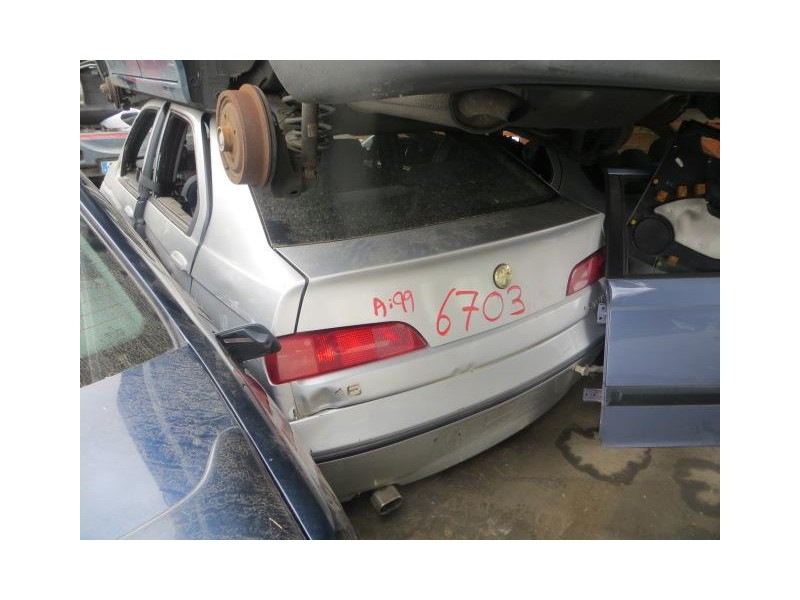 alfa romeo 146 del año 1999