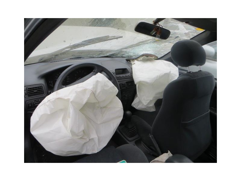 toyota corolla del año 2000