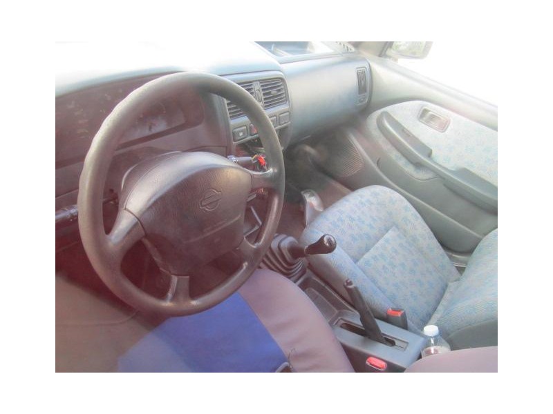 nissan almera del año 1996