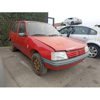 PEUGEOT 205 BERLINA de desguace