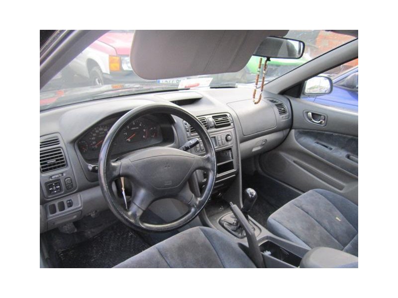 mitsubishi galant del año 1999