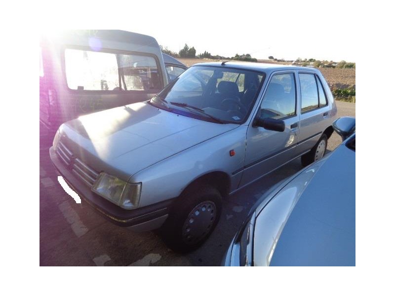 peugeot 205 del año 1998