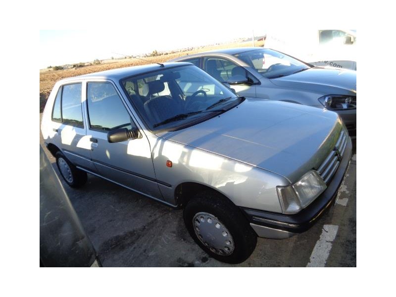 peugeot 205 del año 1998