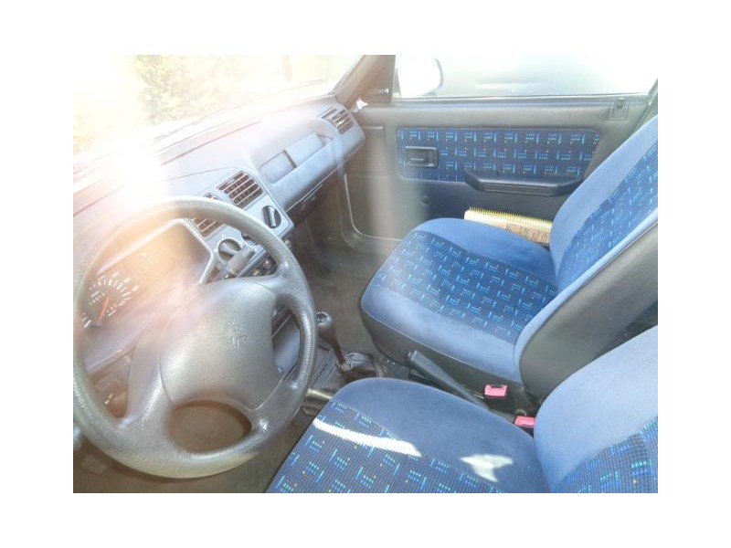 peugeot 205 del año 1998