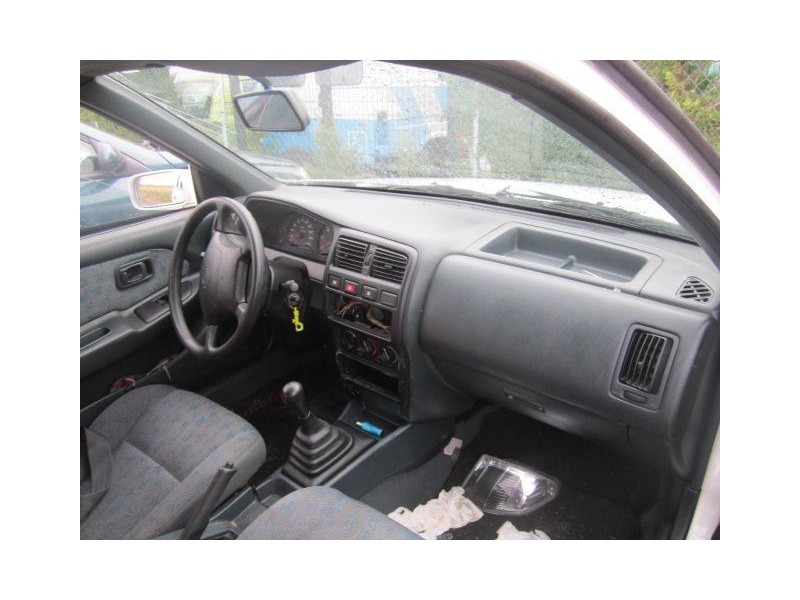 nissan almera del año 1996