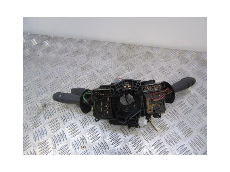 Recambio de mando luces y limpias : renault espace : 2.5 dci [2003] para renault espace 2.5 dci referencia OEM IAM 8200012244  