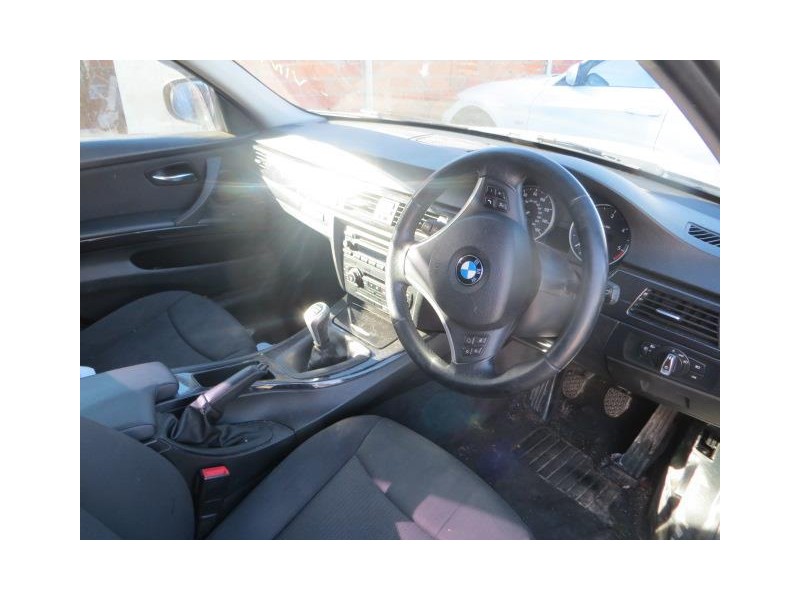 bmw  320 del año 2010