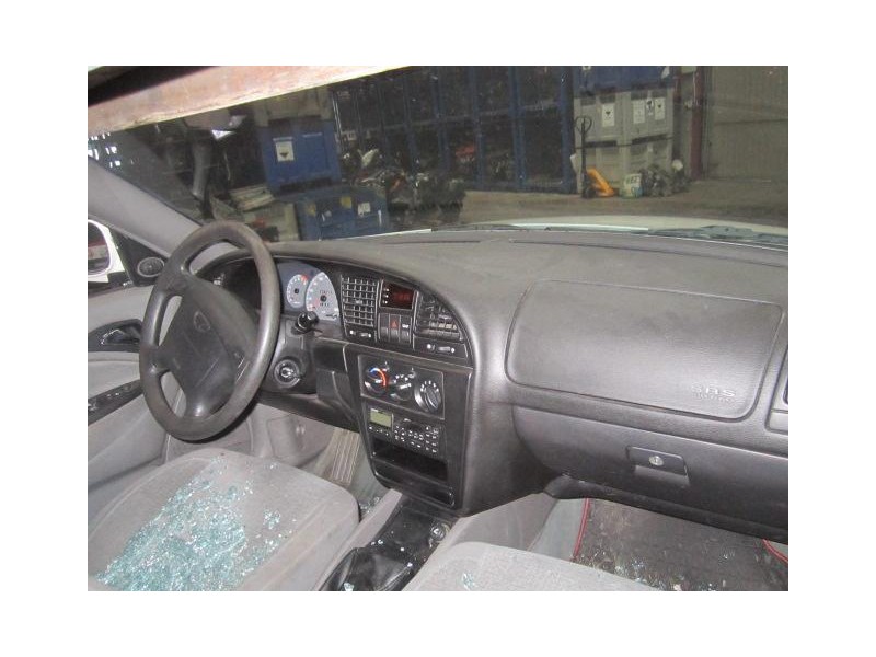 daewoo nubira del año 2000