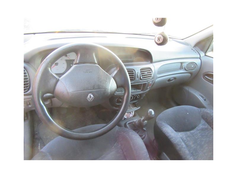 renault megane del año 2000