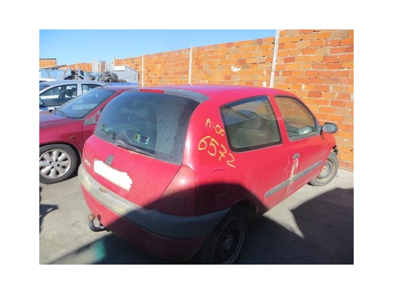 renault clio del año 2000