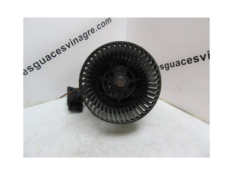 Recambio de motor calefaccion para ford focus 1.8 tddi referencia OEM IAM 1111936  