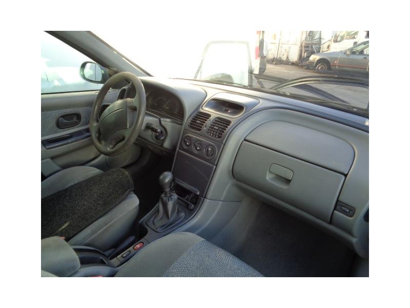 renault laguna del año 1998