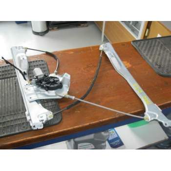 ELEVALUNAS DELANTERO IZQUIERDO ELECTRICO 