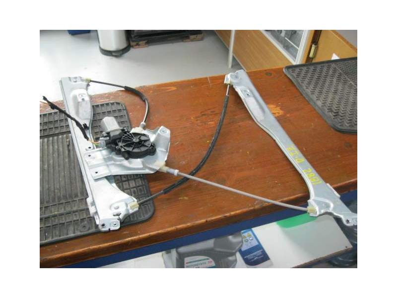 Recambio de elevalunas delantero izquierdo para renault clio iii (br0/1, cr0/1) 1.5 dci (br17, cr17) referencia OEM IAM ELECTRIC