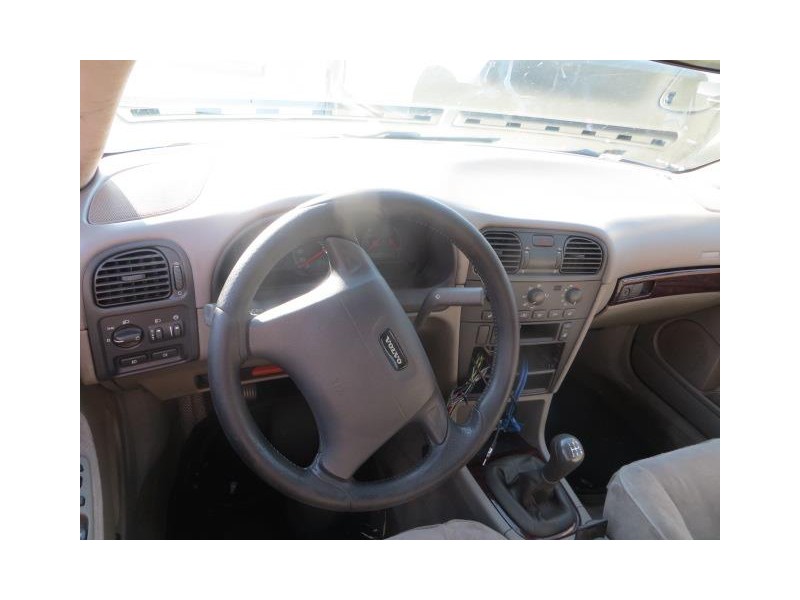 volvo s40 del año 2000