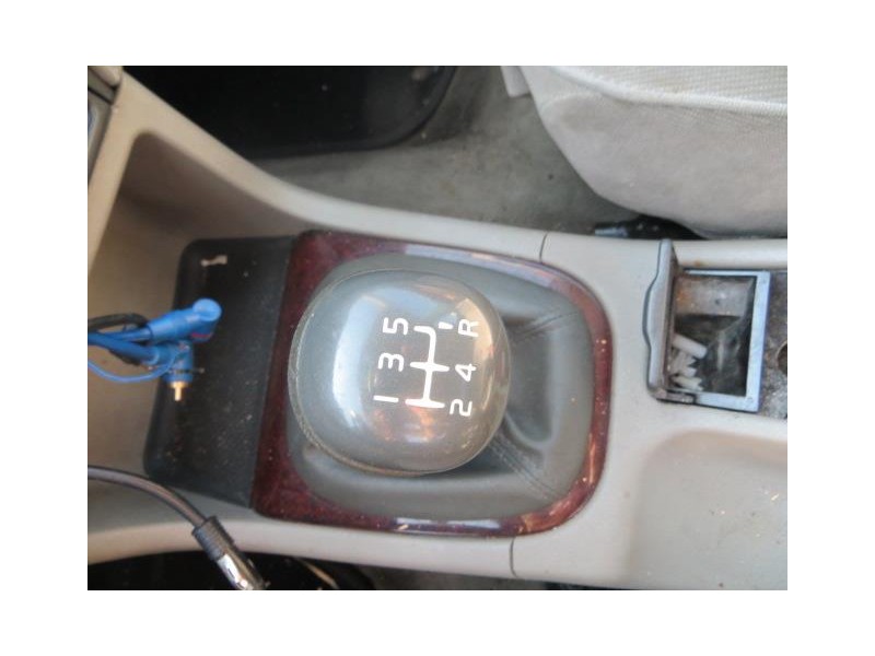 volvo s40 del año 2000