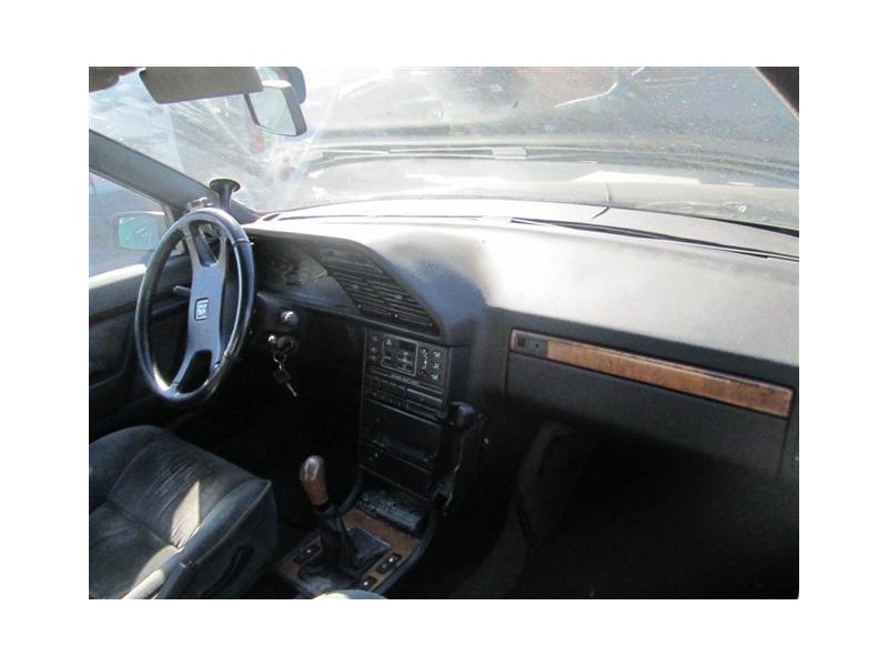 peugeot 605 del año 1970