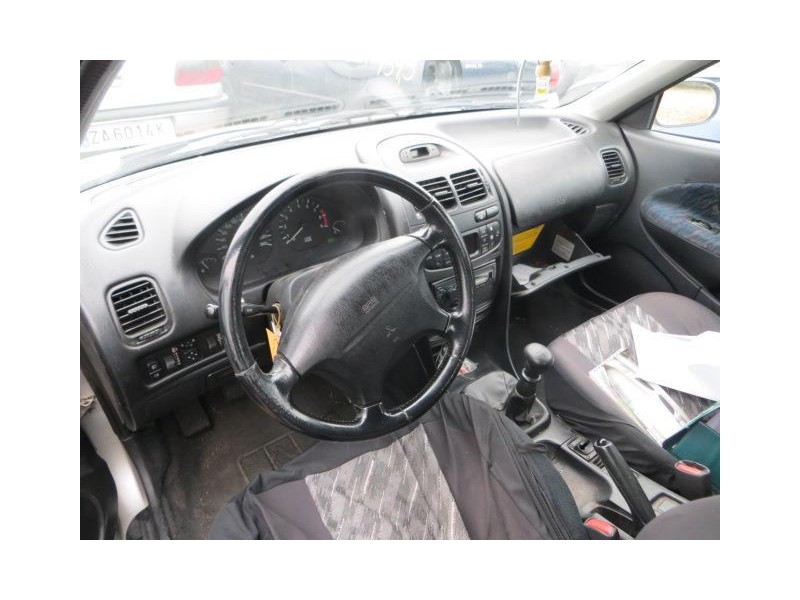 mitsubishi carisma del año 1996