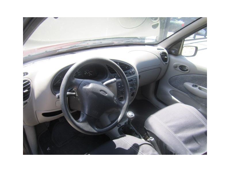 ford fiesta del año 1996