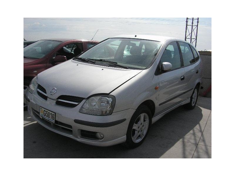 nissan almera tino del año 2004