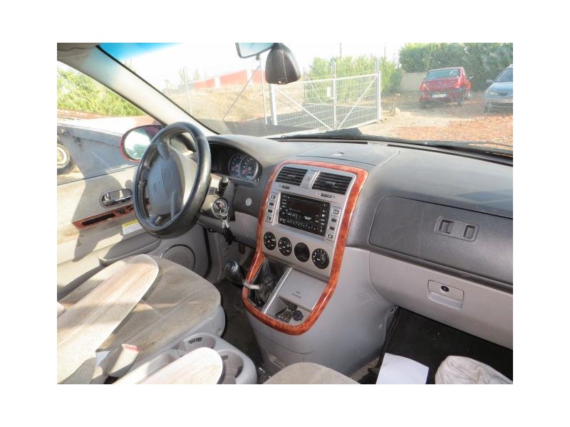 kia carnival del año 2004