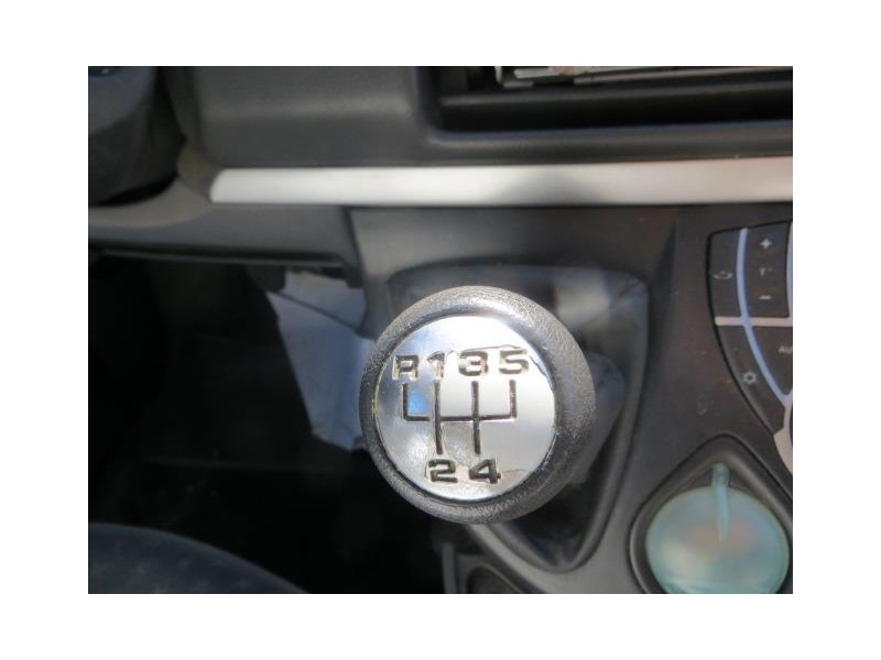 peugeot 807 del año 2003