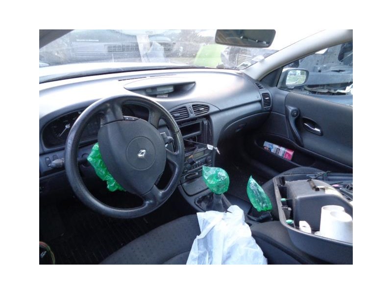 renault laguna del año 2004