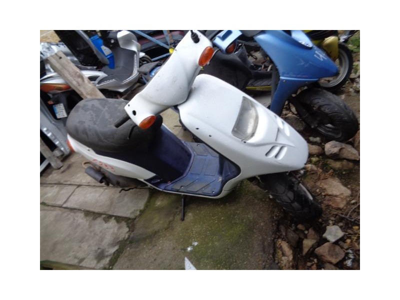 piaggio typhoom 50 del año 2001