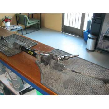 CREMALLERA DIRECCION ASISTIDA CON UN BRAZO ALGO DOBALO 