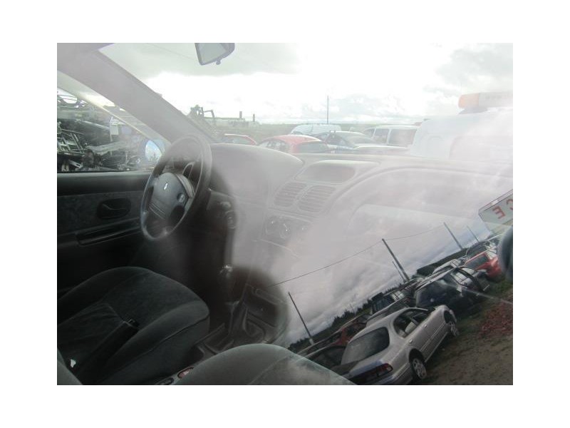 renault laguna del año 1996