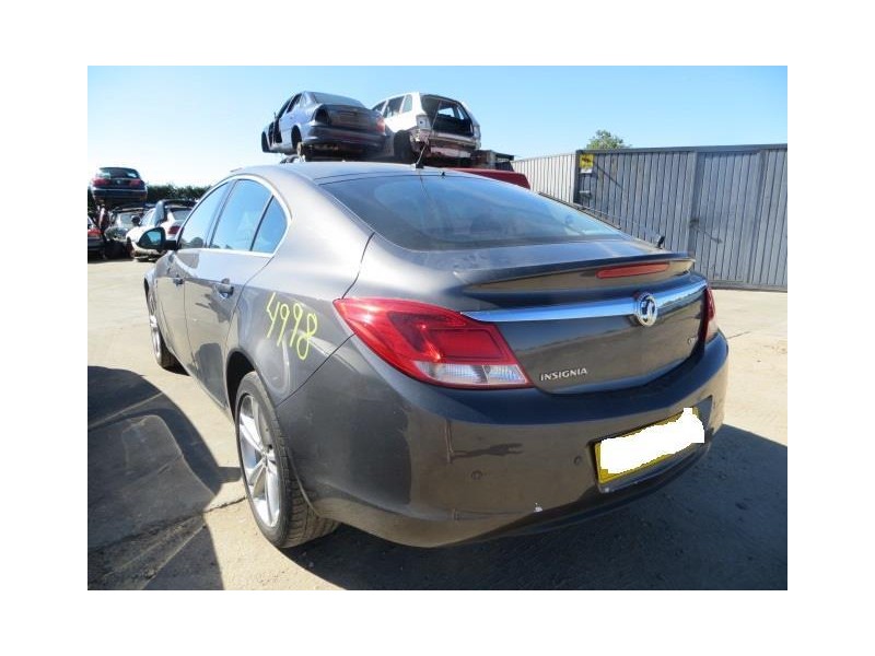 opel insignia del año 2011