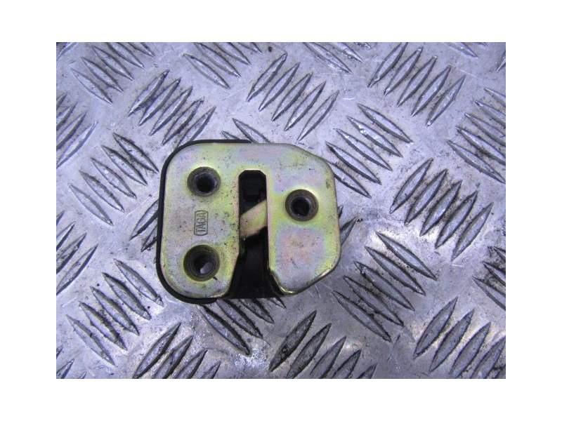 Recambio de cerradura puerta delantera derecha para volvo 360 2.0 g referencia OEM IAM   