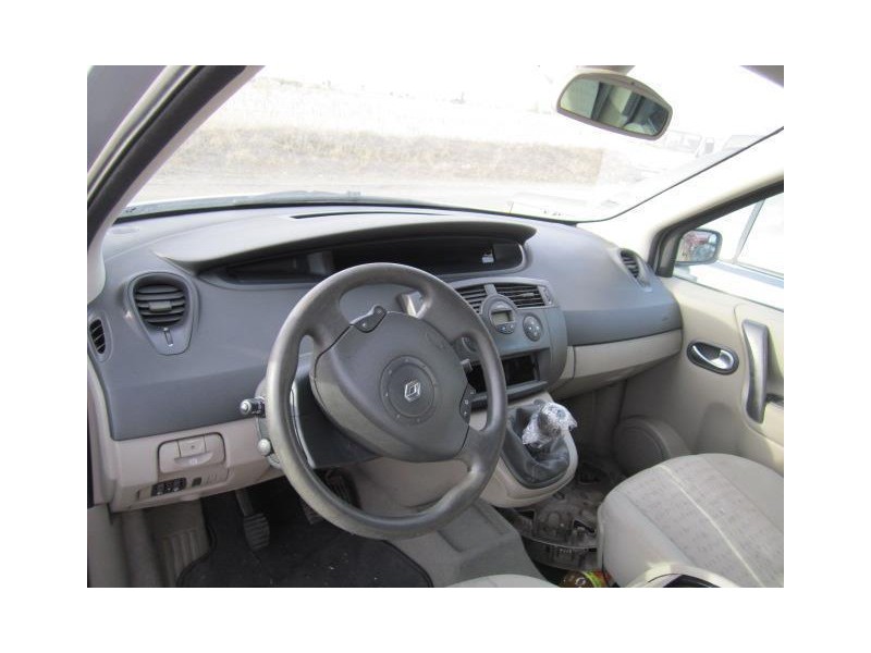 renault scenic del año 2004