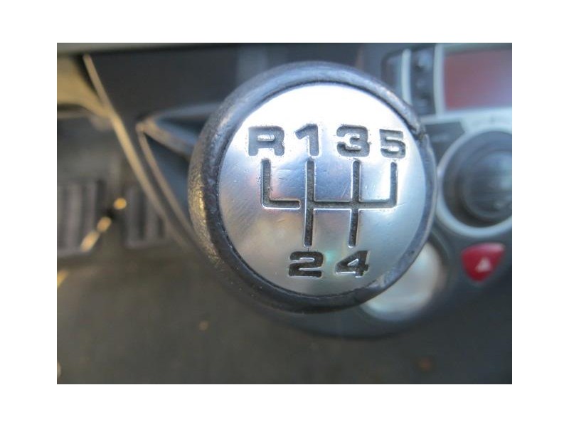 peugeot 807 del año 2006