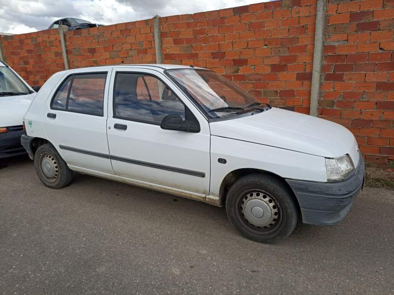 renault clio i (b/c57_, 5/357_) del año 1993
