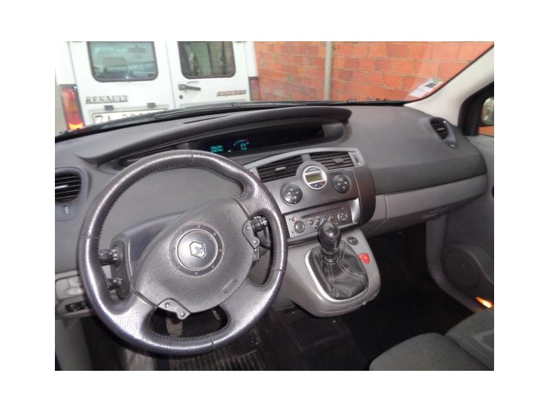 renault scenic del año 2004