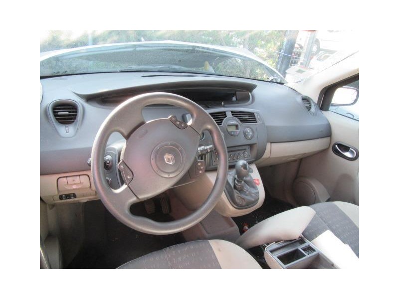 renault scenic del año 2006
