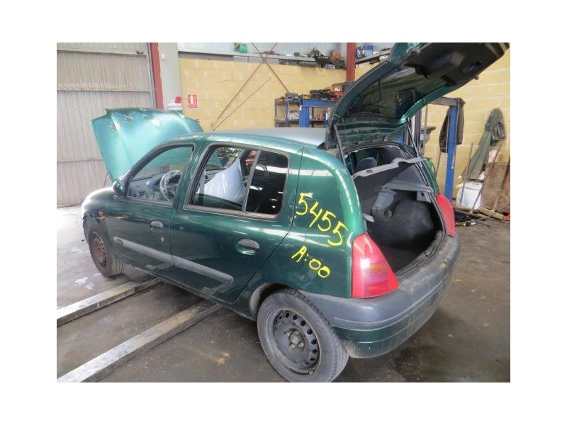 renault clio del año 2000