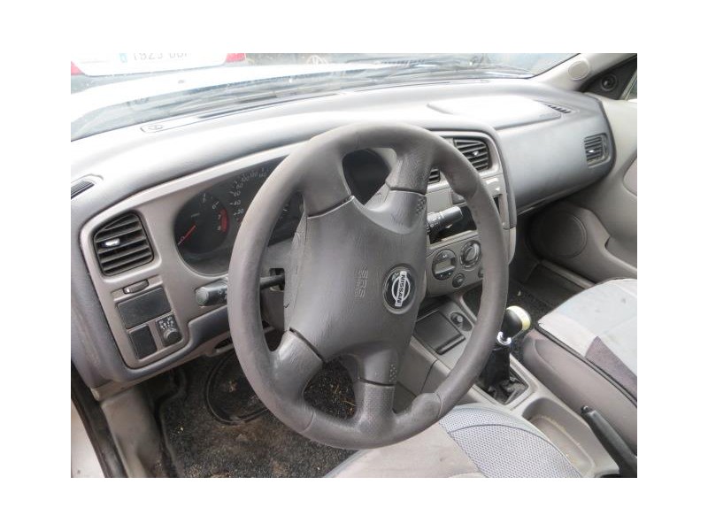 nissan primera del año 2001