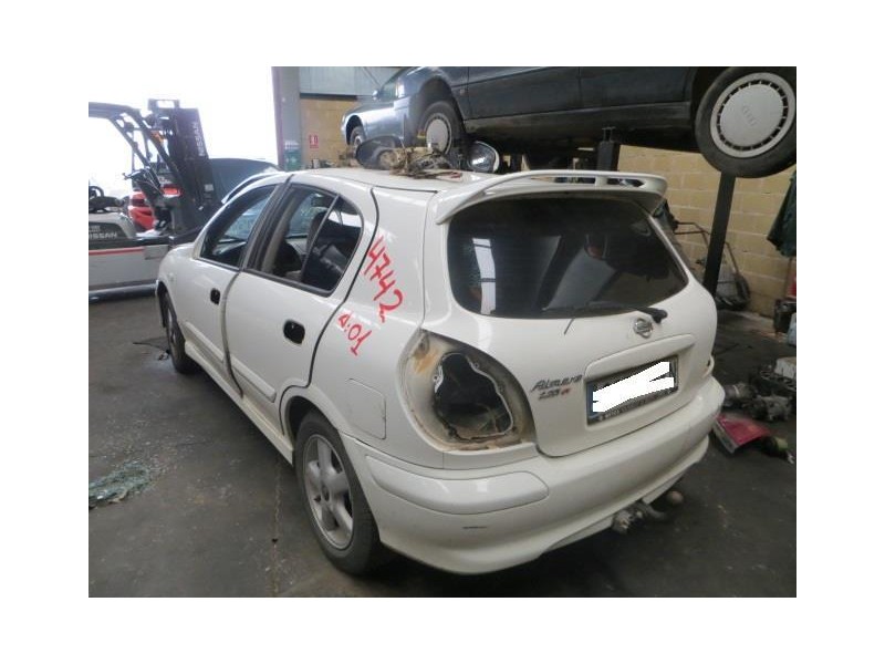 nissan almera del año 2001