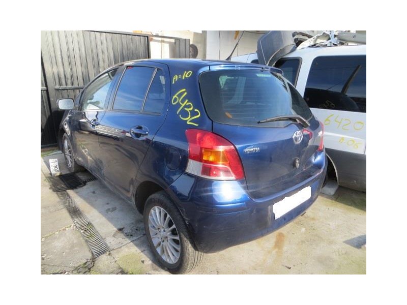 toyota yaris del año 2010