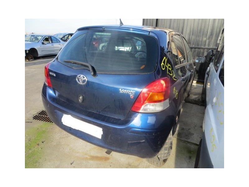 toyota yaris del año 2010