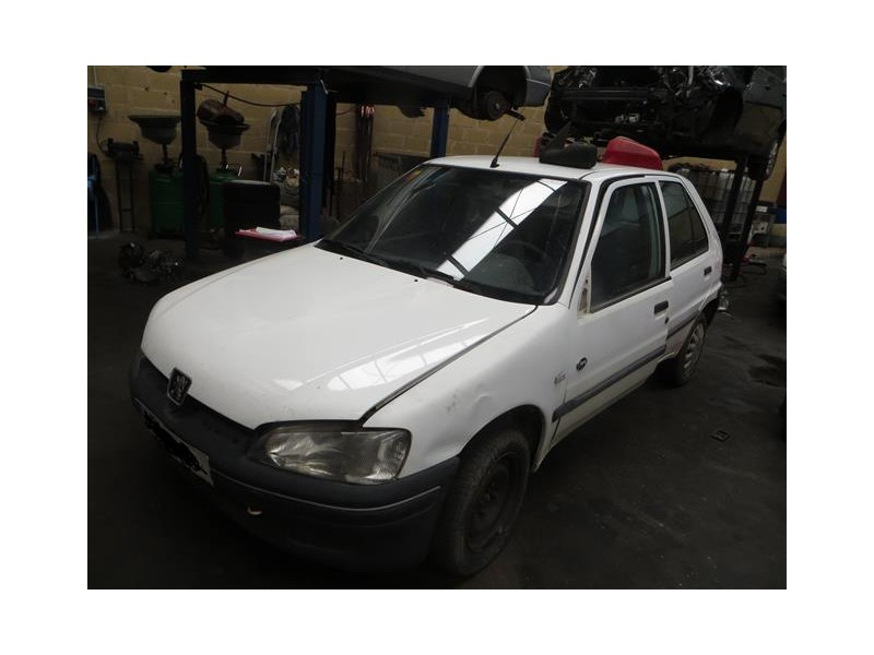peugeot 106 del año 2000
